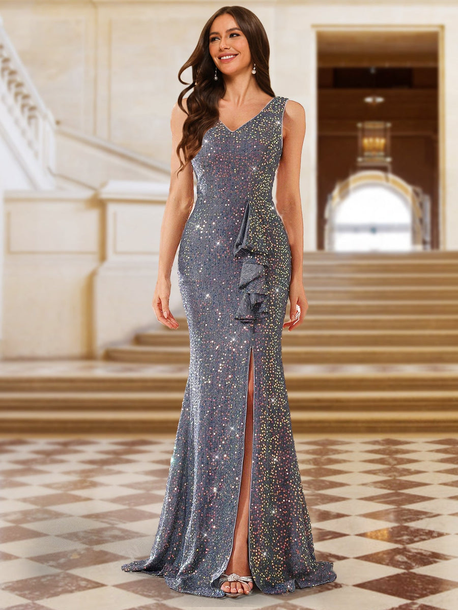 Glänzendes, ärmelloses Abendkleid mit Trompeten-/Meerjungfrauen-Ausschnitt und gerüschtem V-Ausschnitt und Schlitz an der Seite