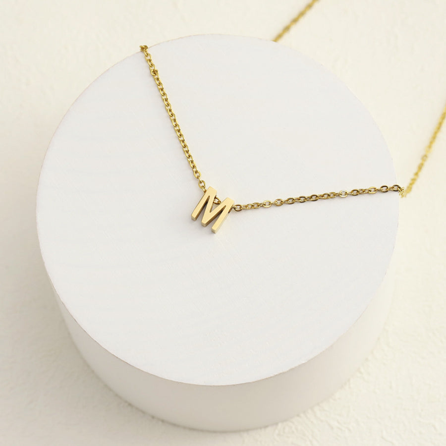 26 Englische Alphabet-Nachnamen-Titan-Anhänger-Halskette