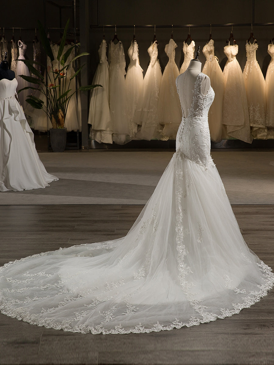 Trompete/Meerjungfrau-Linie Ärmellos Tüll-Applikation mit Perlen Rückenfrei Hof-Schleppe Brautkleider