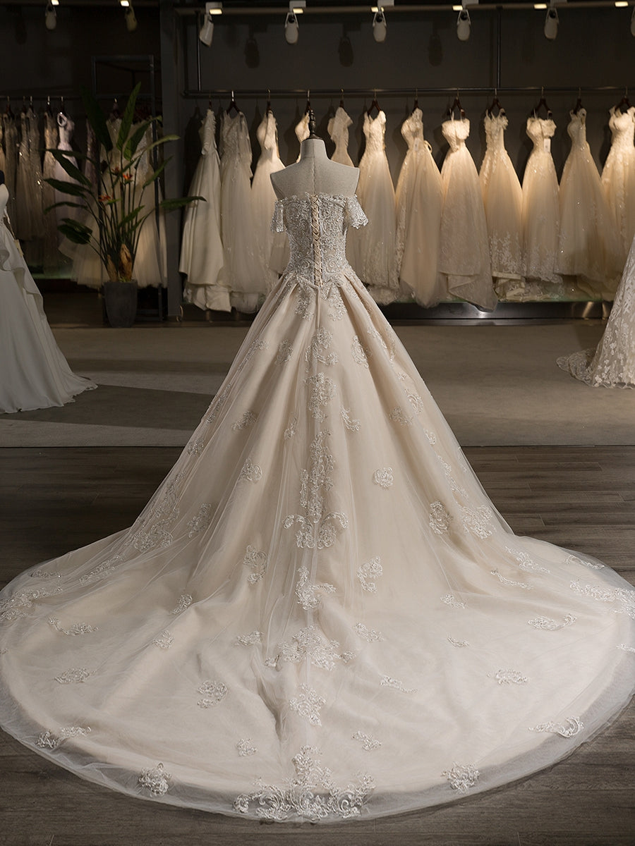 Schulterfreies Brautkleider in Duchesse-Linie mit Kurzen Ärmeln Tüllapplikation Und Perlenstickerei Hofschleppe