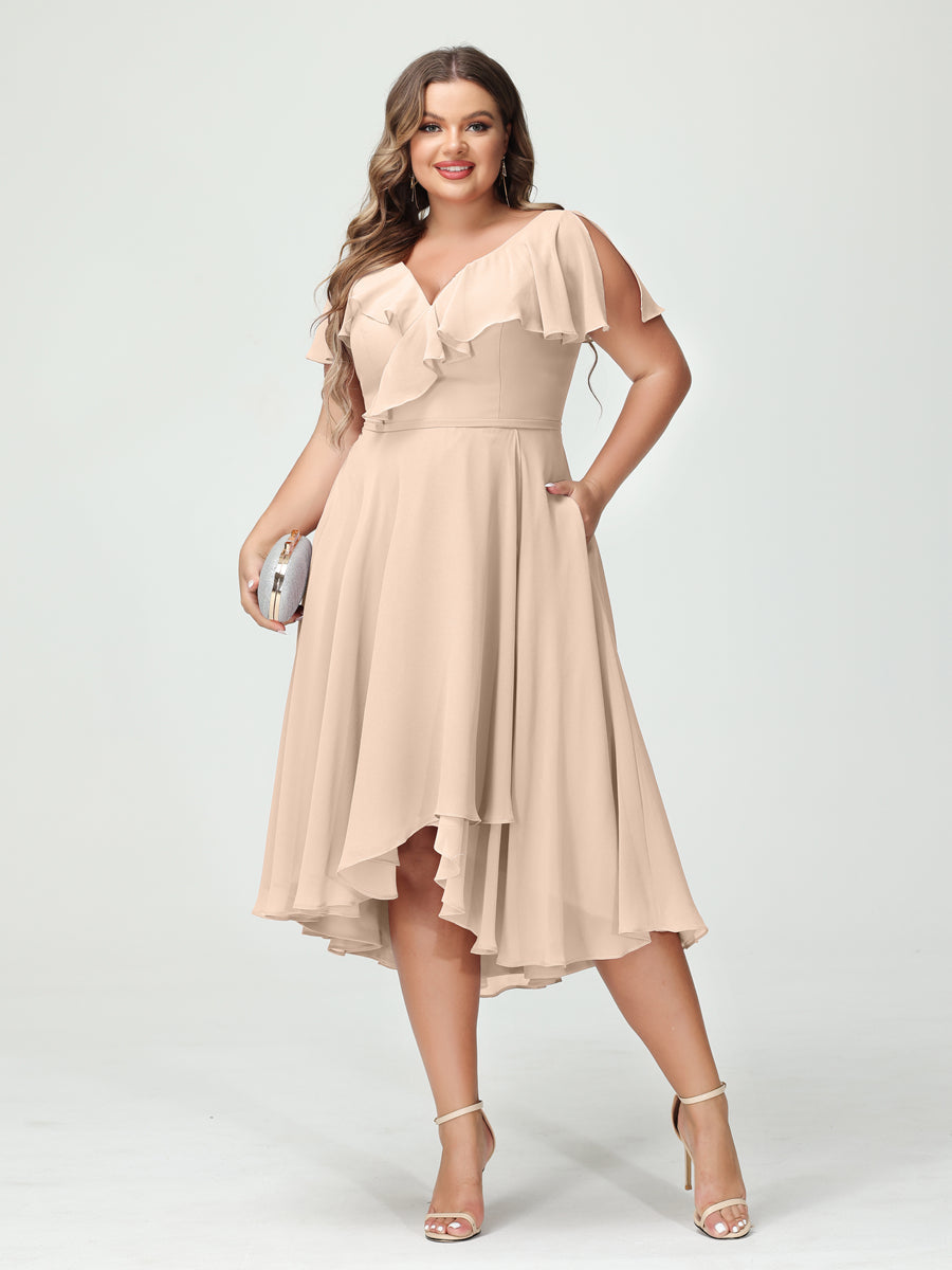 A-Linie/Prinzessin V-Ausschnitt Kurze Ärmel Chiffon Rüschen Hoch-Tief Übergröße Brautjungfernkleider mit Taschen
