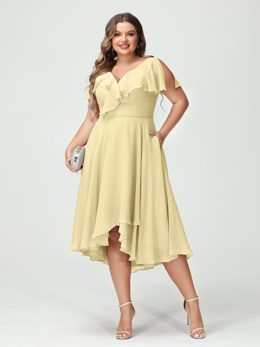 A-Linie/Prinzessin V-Ausschnitt Kurze Ärmel Chiffon Rüschen Hoch-Tief Übergröße Brautjungfernkleider mit Taschen