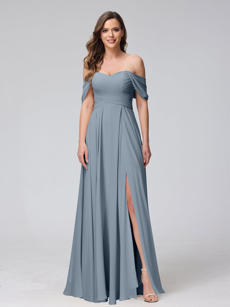 A-Linie Schulterfreies Ärmelloses Gerafftes Langes Chiffon-Brautjungfernkleid mit Seitlichem Schlitz