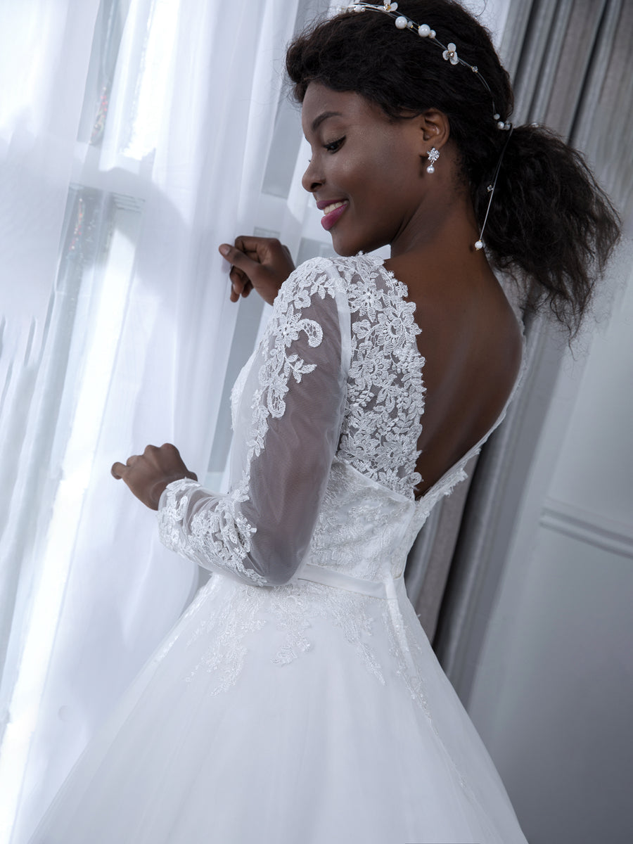 Brautkleider in Duchesse-Linie aus Tüll mit V-Ausschnitt Und Langen Ärmeln Und Applikationen