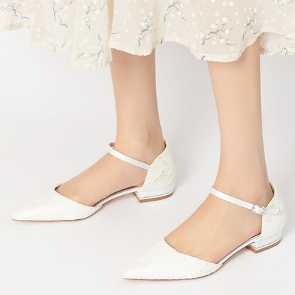 Damen Seidensatin mit Knöchelriemen Spitze Geschlossene Zehen Flacher Absatz Hochzeitsschuhe