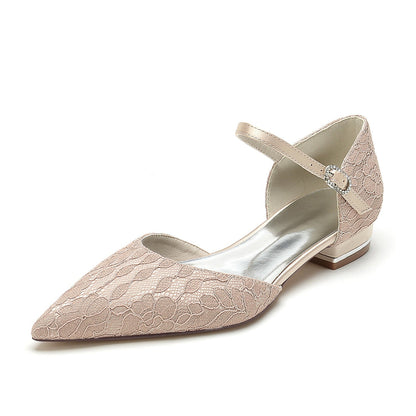 Damen Abendschuhe aus Spitze und Seidensatin mit Knöchelriemen und geschlossener Spitze und flachem Absatz