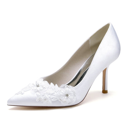Damen Seidensatin mit Blume Geschlossene Zehe Stiletto-Absatz Brautschuhe