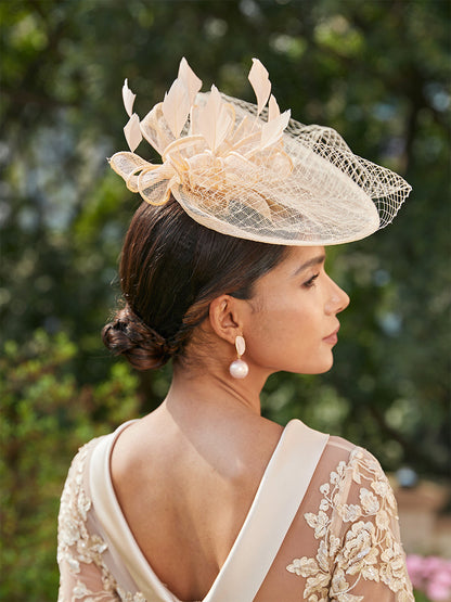 Elegante Tüll Fascinators mit Federn